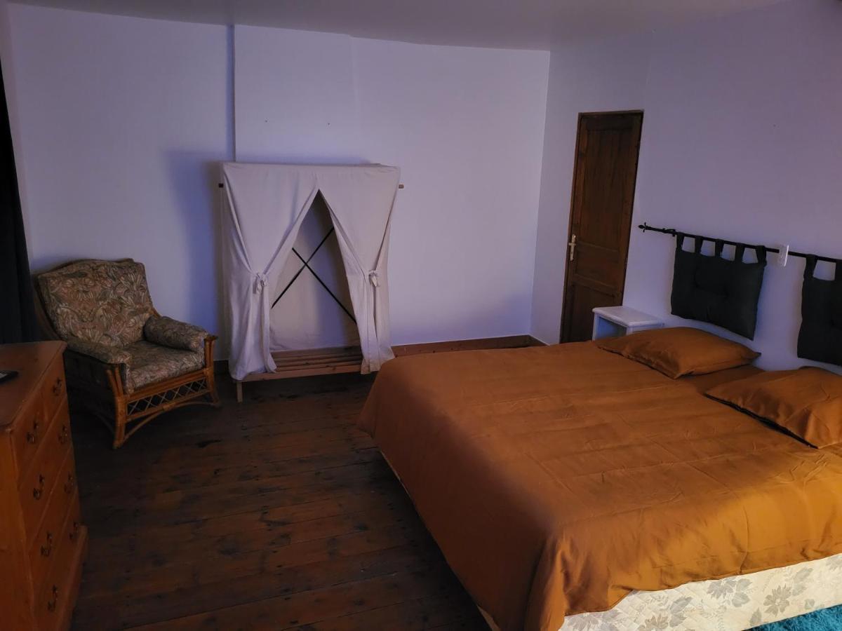 Bed and Breakfast Domaine De La Sarrotte Saugon Экстерьер фото