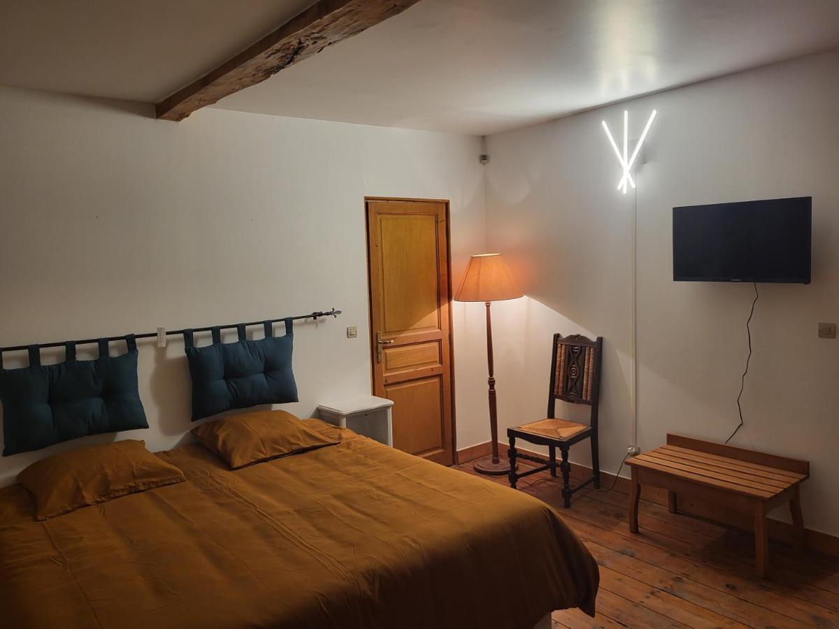 Bed and Breakfast Domaine De La Sarrotte Saugon Экстерьер фото