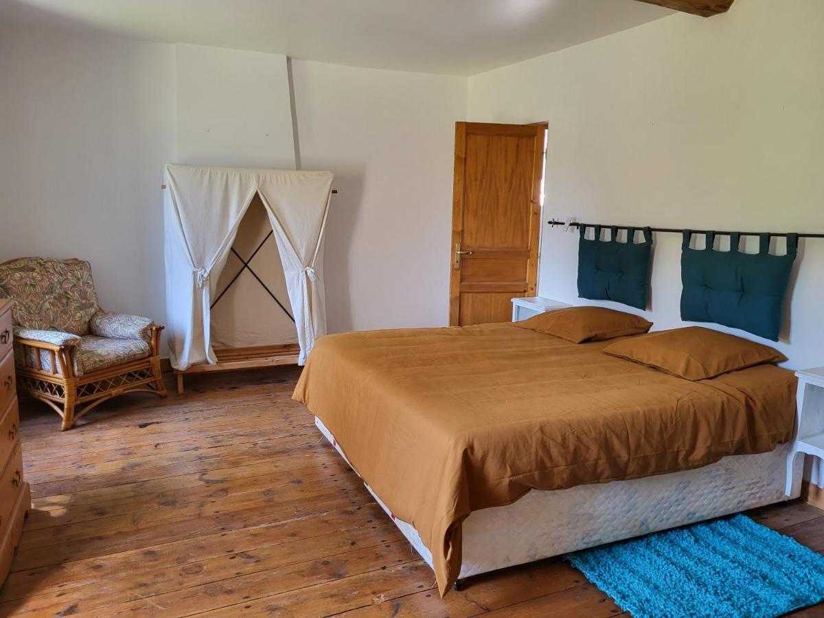 Bed and Breakfast Domaine De La Sarrotte Saugon Экстерьер фото
