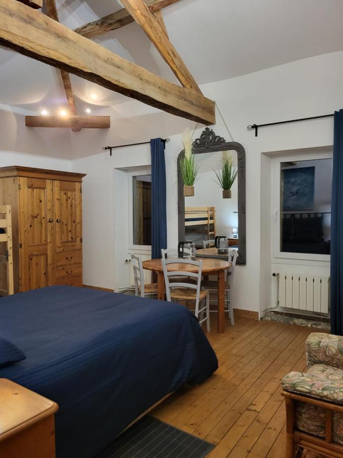 Bed and Breakfast Domaine De La Sarrotte Saugon Экстерьер фото