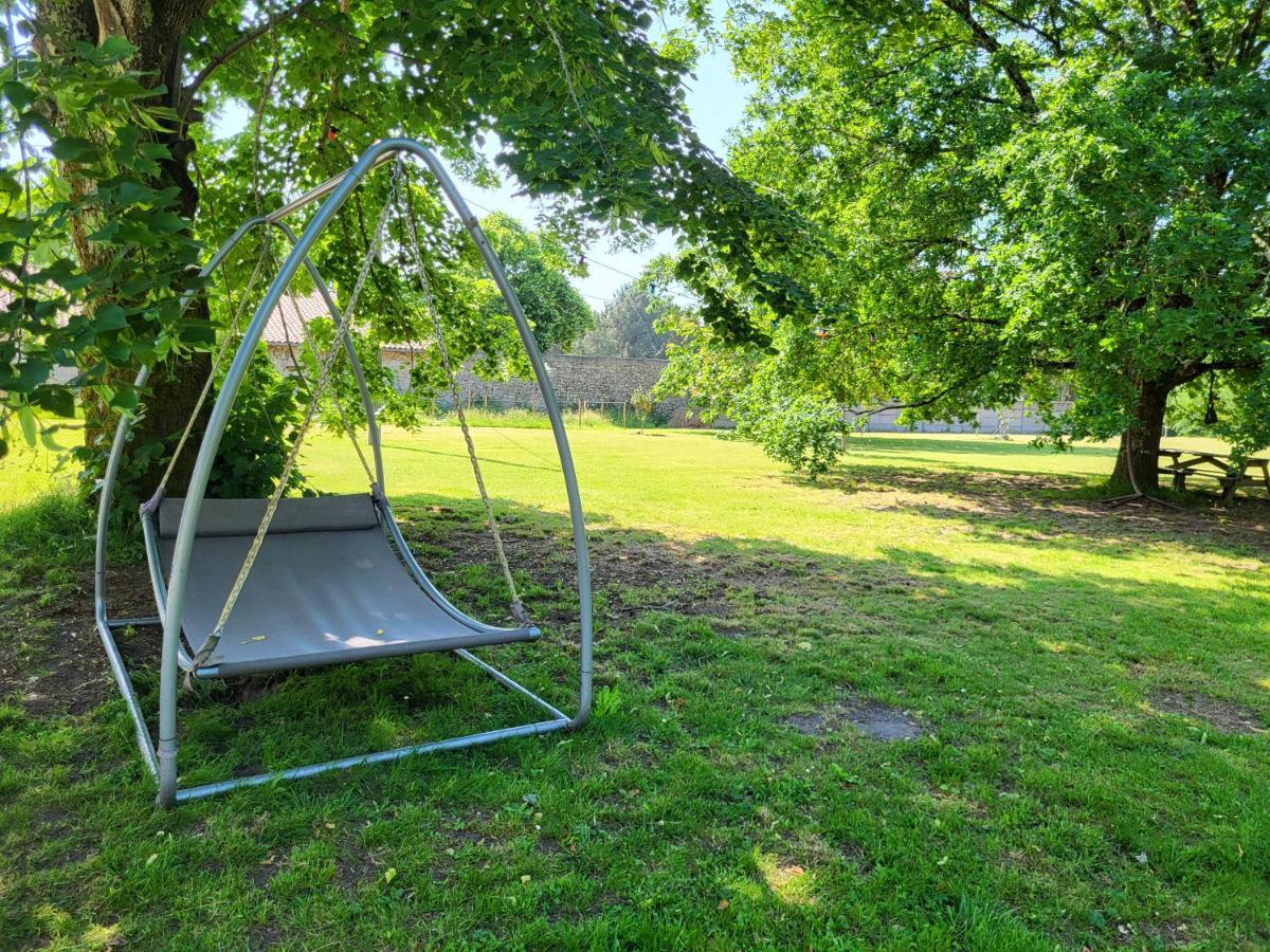 Bed and Breakfast Domaine De La Sarrotte Saugon Экстерьер фото