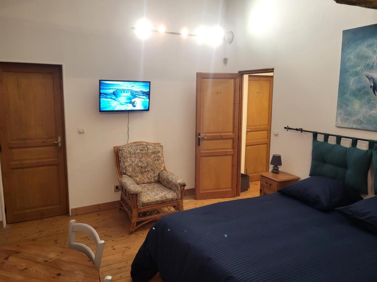 Bed and Breakfast Domaine De La Sarrotte Saugon Экстерьер фото