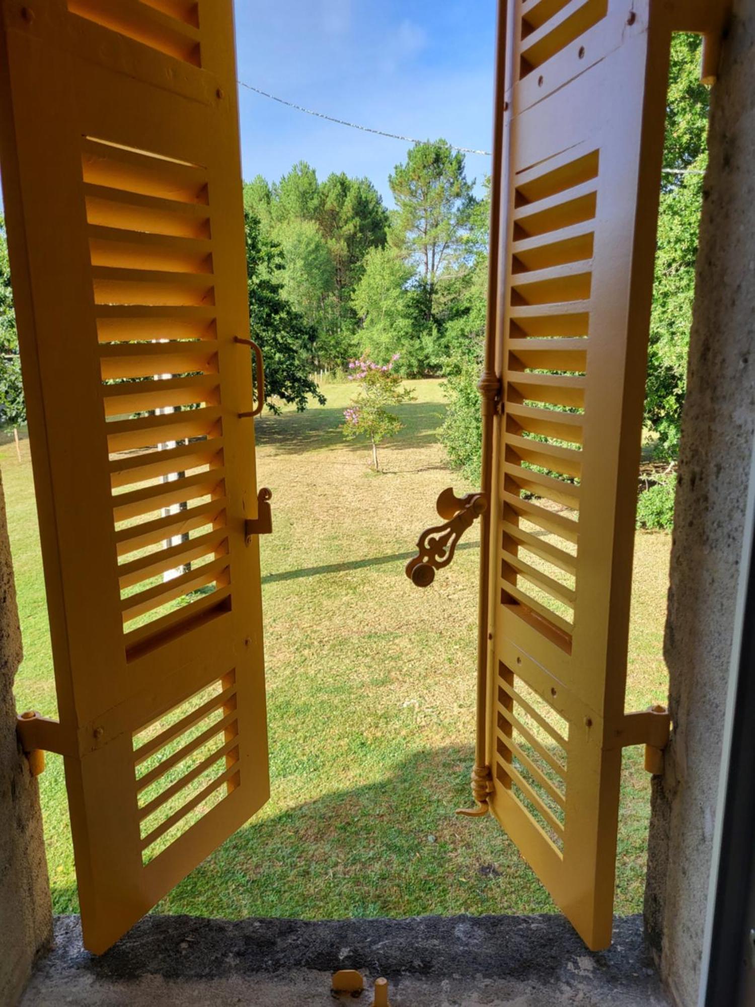 Bed and Breakfast Domaine De La Sarrotte Saugon Экстерьер фото
